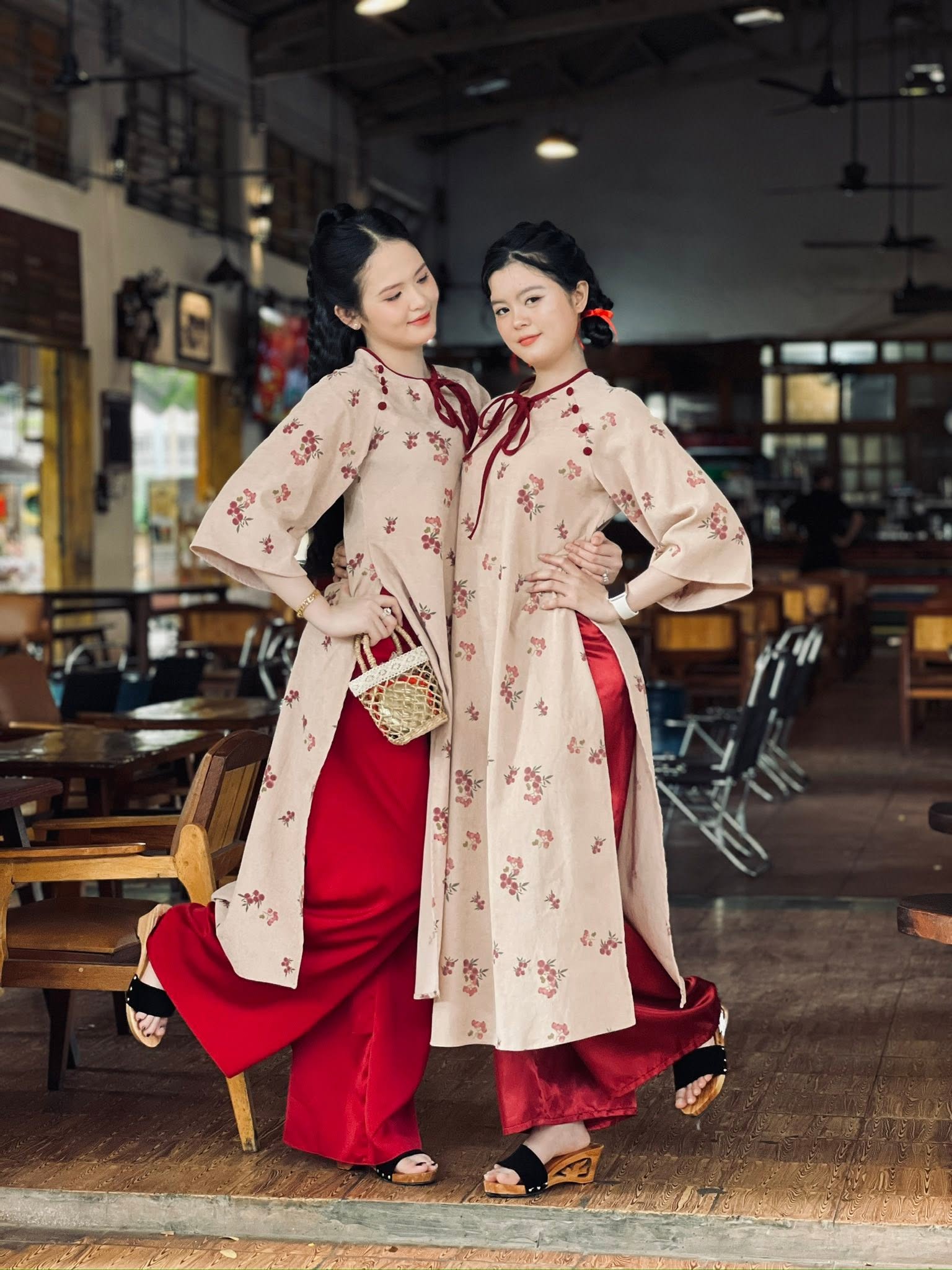 Nam áo dài Tết